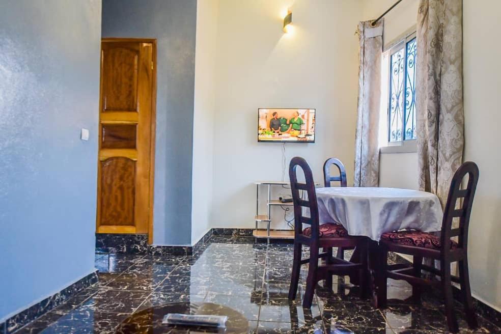 Appartements Neuf De Haut Standing Dm & Ng A Bafoussam מראה חיצוני תמונה