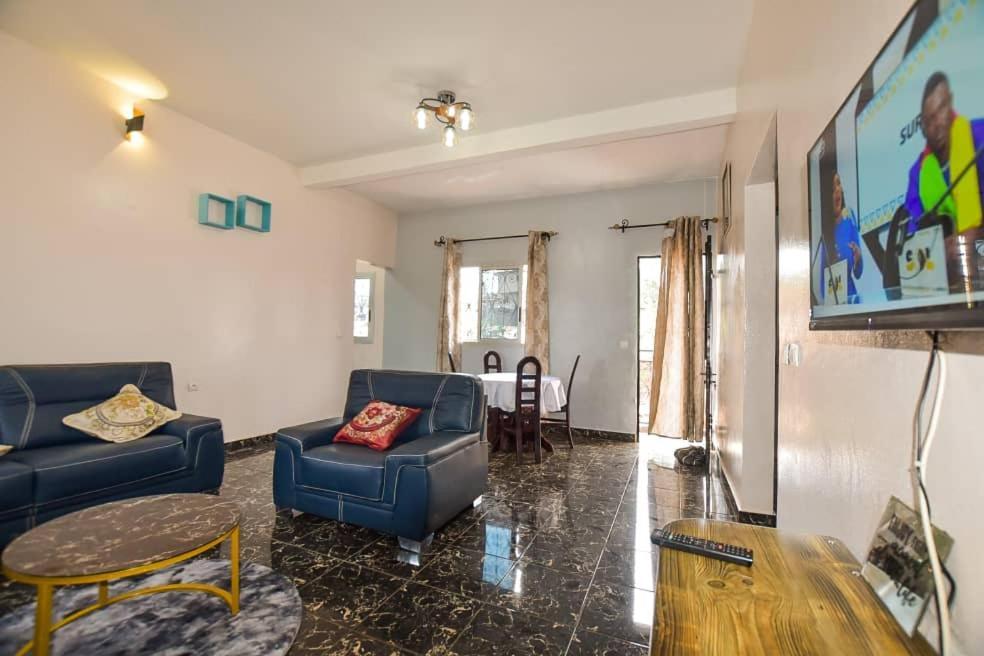Appartements Neuf De Haut Standing Dm & Ng A Bafoussam מראה חיצוני תמונה