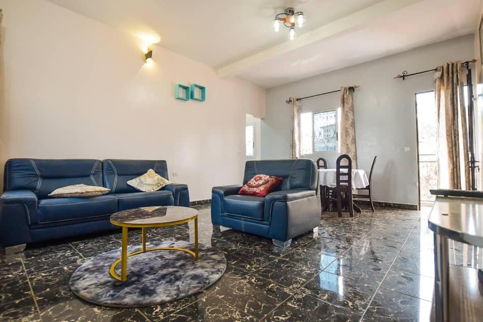 Appartements Neuf De Haut Standing Dm & Ng A Bafoussam מראה חיצוני תמונה
